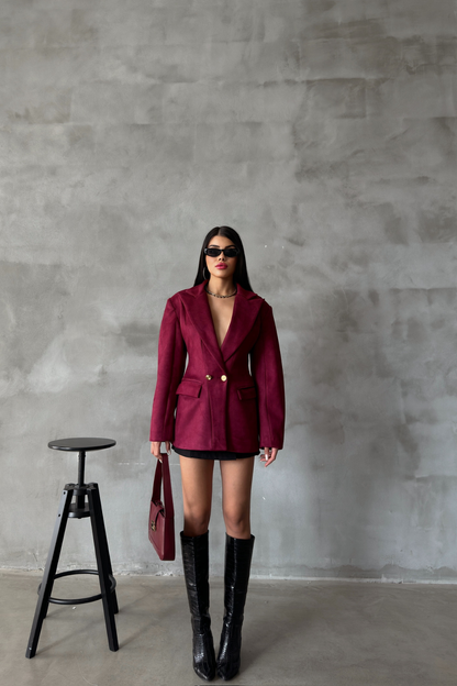 Hourglass blazer in burgundy with fitted silhouette – women’s blazer by LARYVOE
