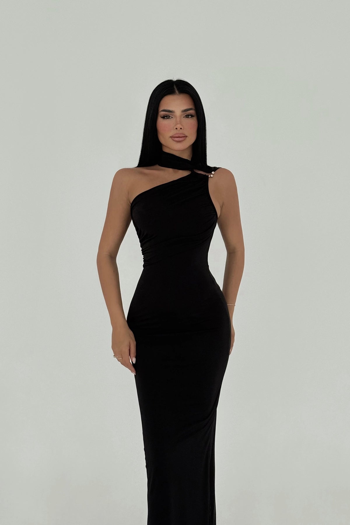 Elegant Midnight Grace Dress with shoulder detail and sleek fit – LARYVOE women’s evening wear