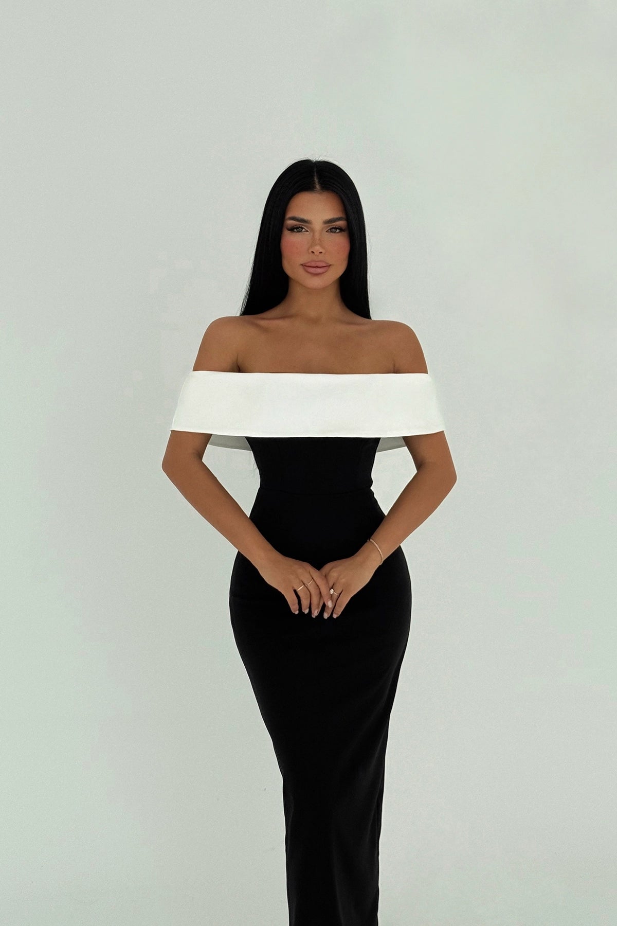 Elegant Monroe Off-Shoulder Dress with black body and white neckline – LARYVOE fashion