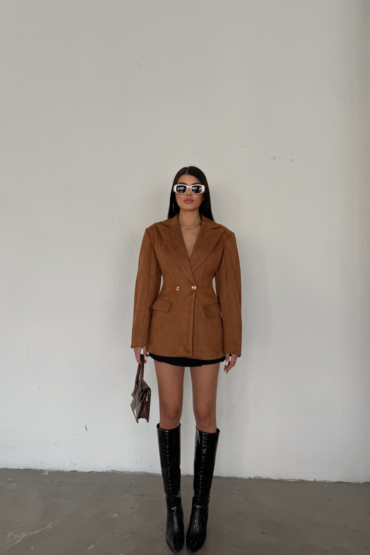 Hourglass blazer in tan\brown with fitted silhouette – women’s blazer by LARYVOE