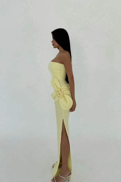 Side view of Rose Detail Strapless Dress in yellow, fitted style with side rose – LARYVOE women’s fashion